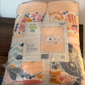 Peach Beach Vibes No-Sew Fleece Throw Kit